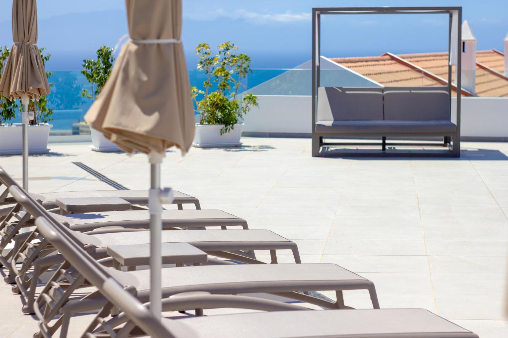 Costa Adeje Garden Aparthotel プラヤ・デ・ラス・アメリカス エクステリア 写真