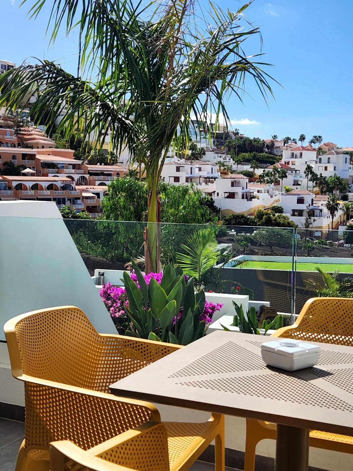 Costa Adeje Garden Aparthotel プラヤ・デ・ラス・アメリカス エクステリア 写真