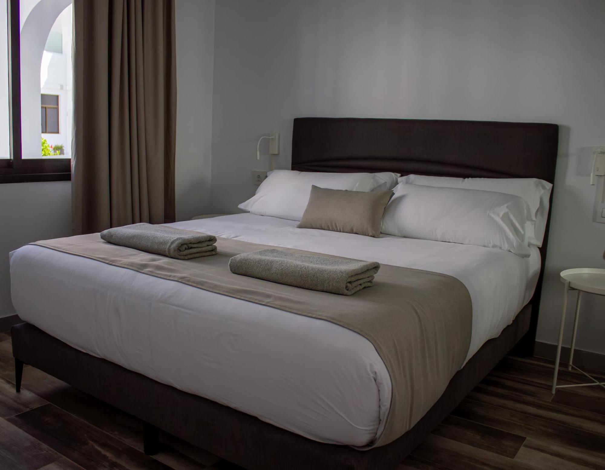 Costa Adeje Garden Aparthotel プラヤ・デ・ラス・アメリカス エクステリア 写真